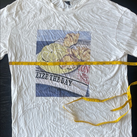 T-Shirt - Picture 4 of 5